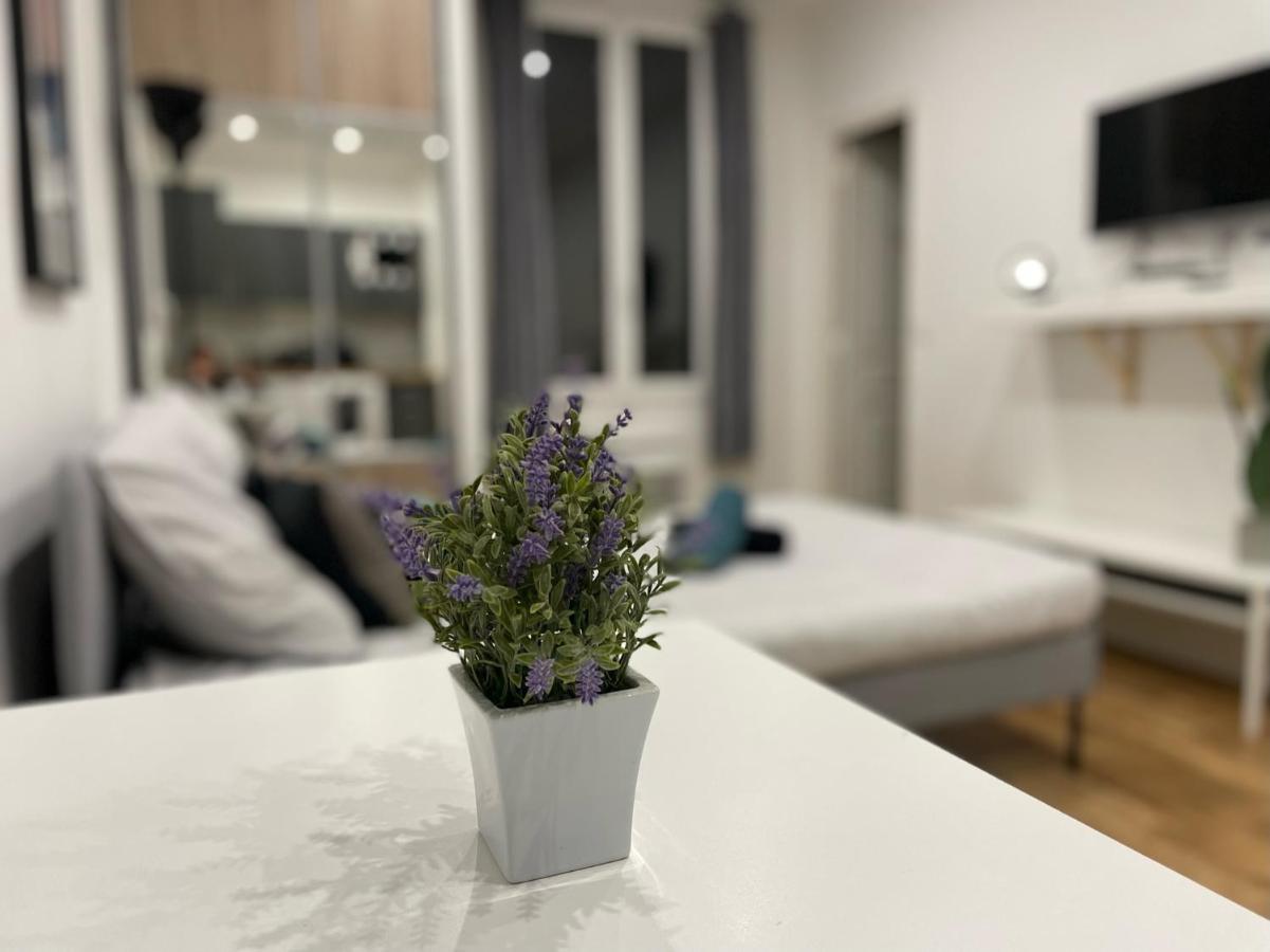 Nice Renting - Cambrai02 - Studio Beach Sea View - Ac - Promenade Des Anglais Екстер'єр фото